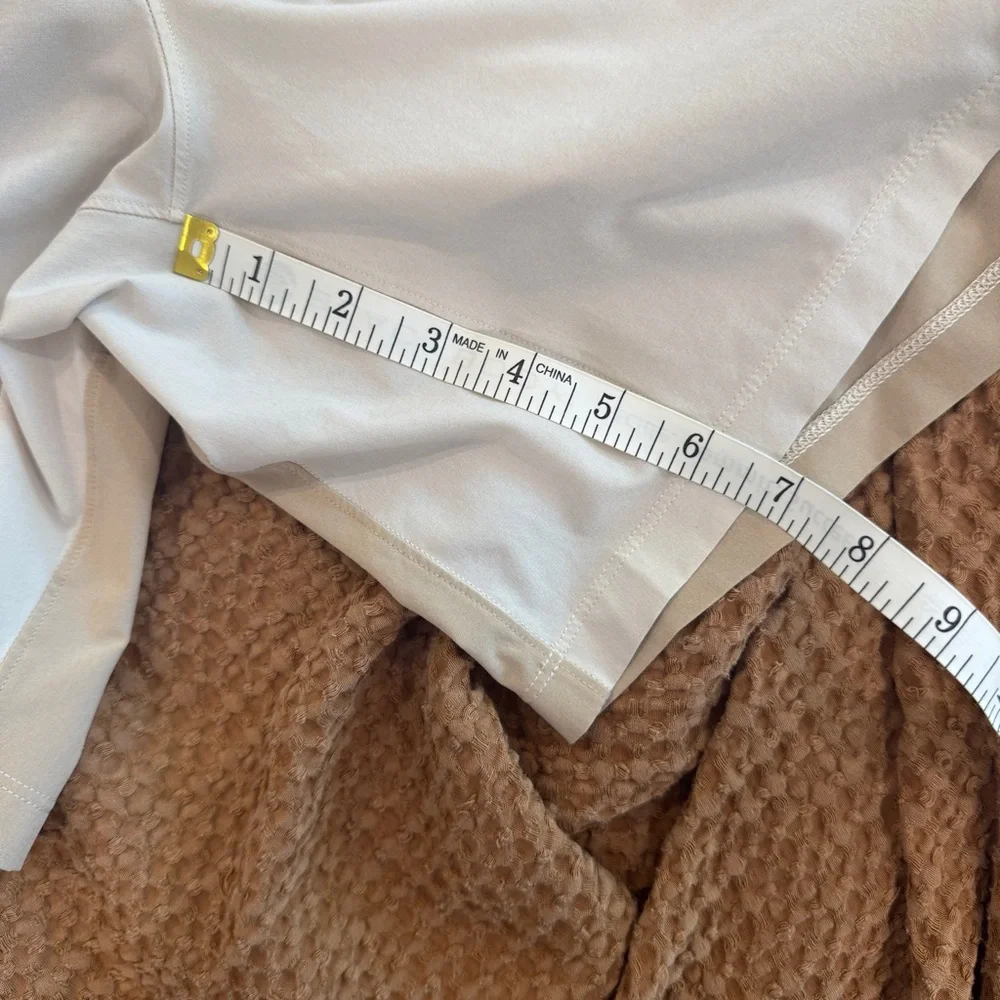 Lululemon Pace Breaker Shorts Size Medium - Picture 7 of 9